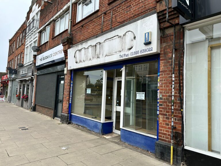 100 Victoria Road, Ruislip Manor, Greater London, HA4